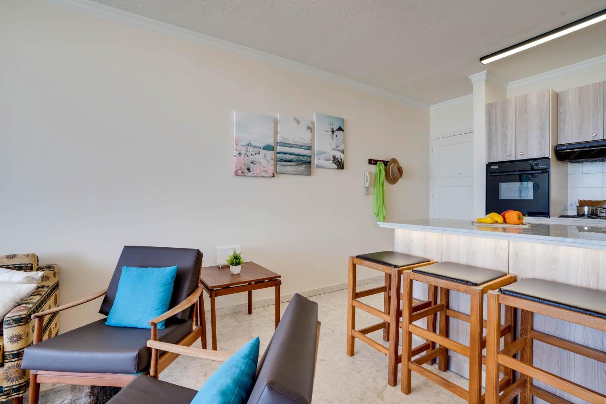Makenzy Sandy Beachfront Paradise ラルナカ エクステリア 写真