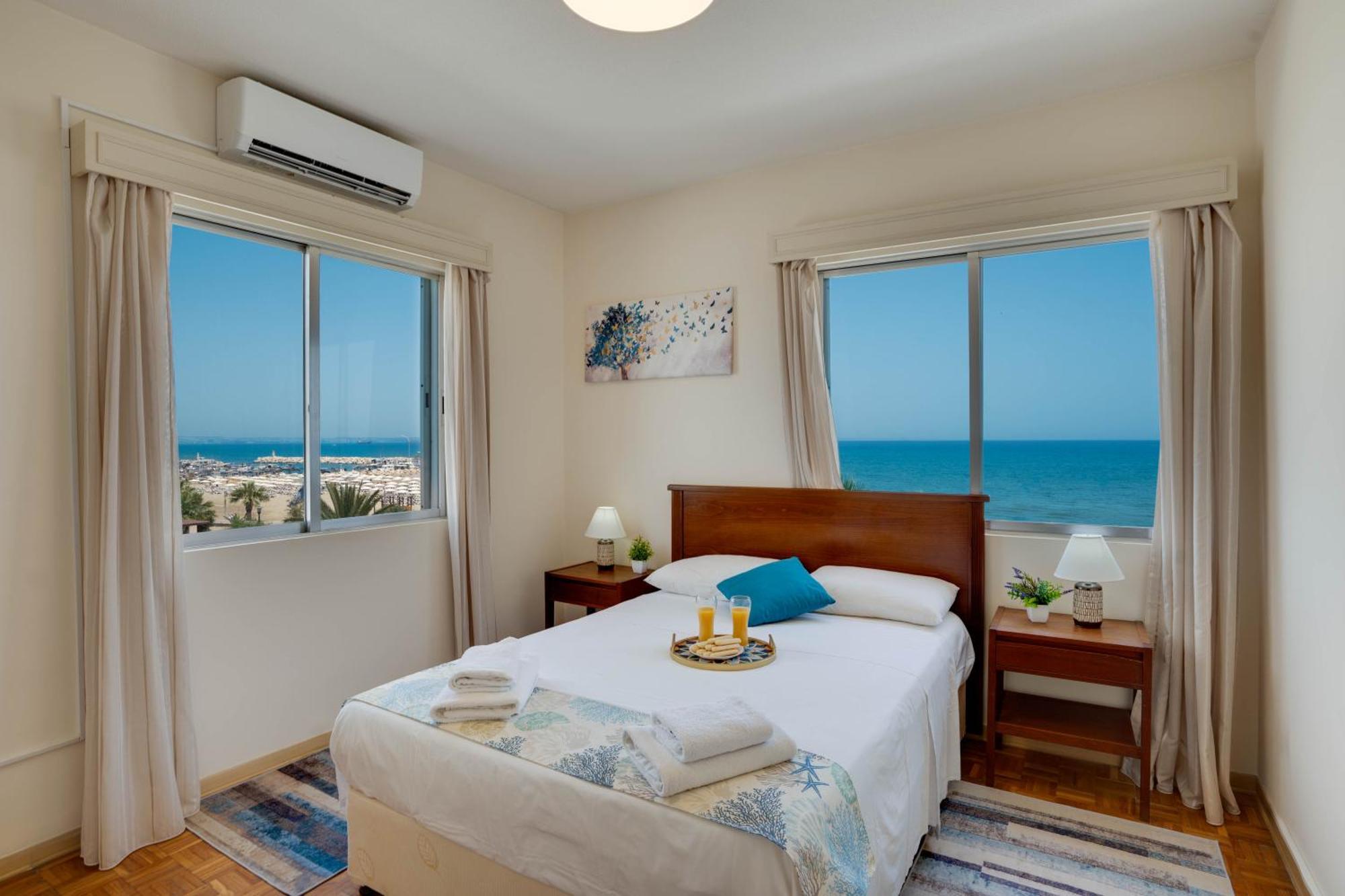 Makenzy Sandy Beachfront Paradise ラルナカ エクステリア 写真