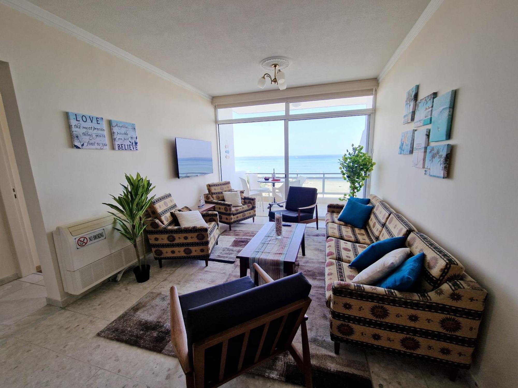Makenzy Sandy Beachfront Paradise ラルナカ エクステリア 写真