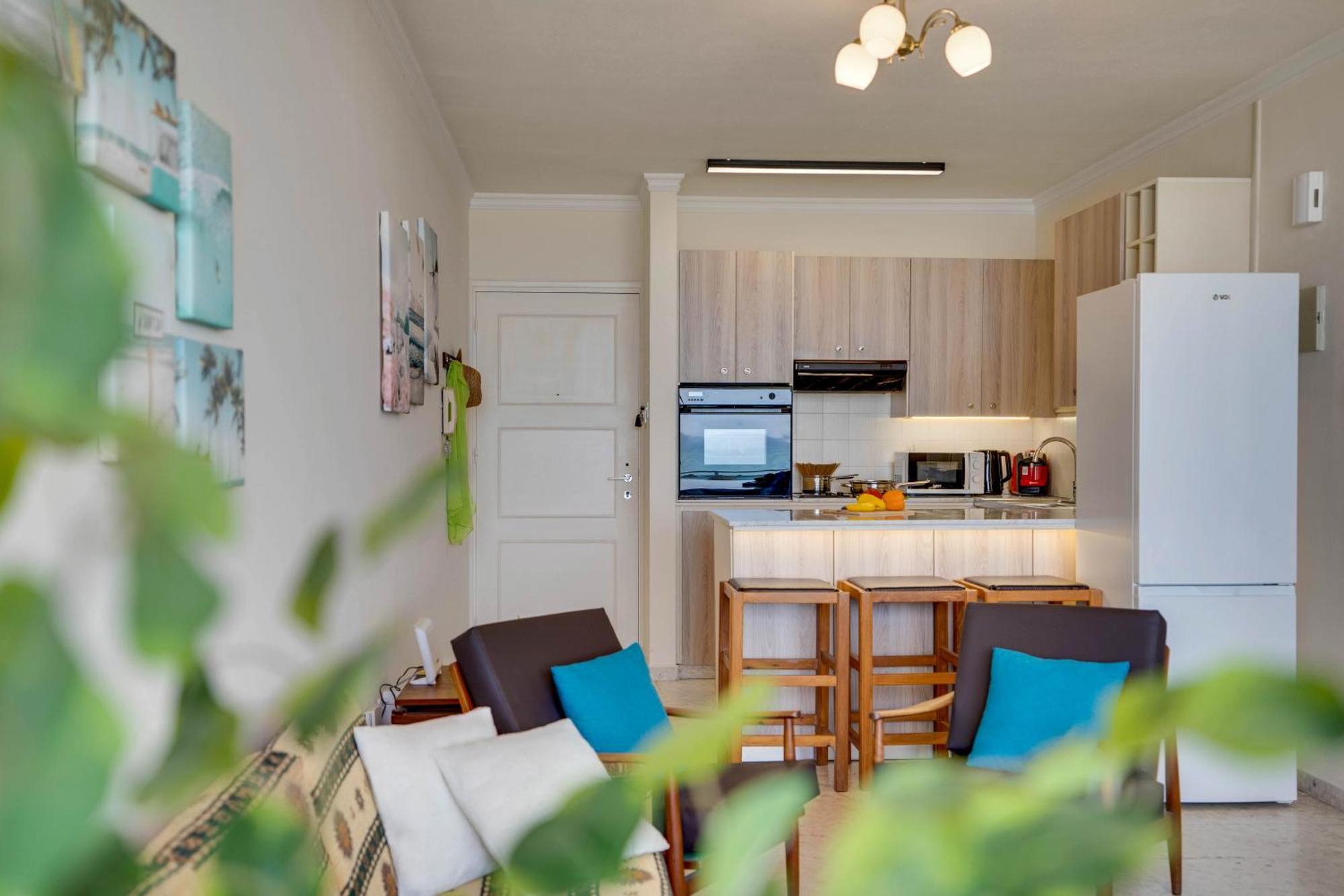 Makenzy Sandy Beachfront Paradise ラルナカ エクステリア 写真